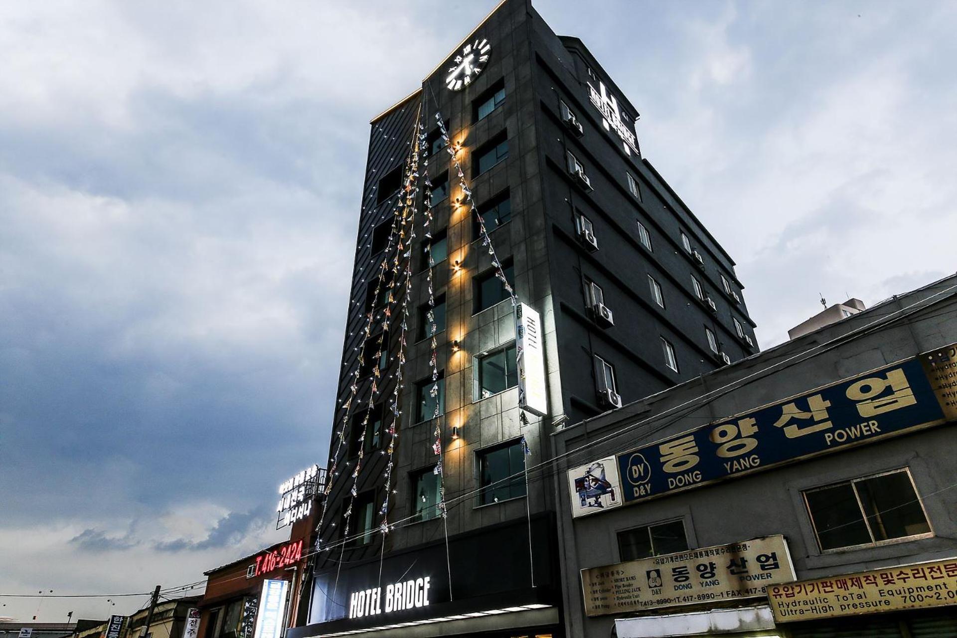 Hotel Bridge Busan Esterno foto